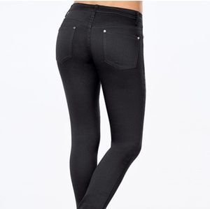 Venus skinny jeans, size 4 black